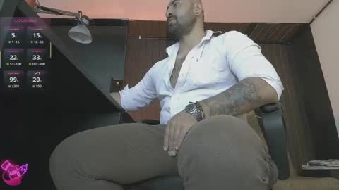 Leon online show from May 22, 9:20 pm