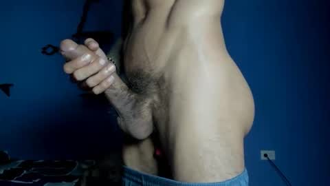 leon_big_cock online show from May 27, 1:35 am