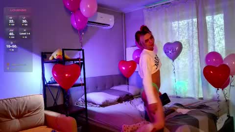 Snapshot of leon_yuugen chatting on February 11, 10:37 am Leon online show from February 11, 10:37 am