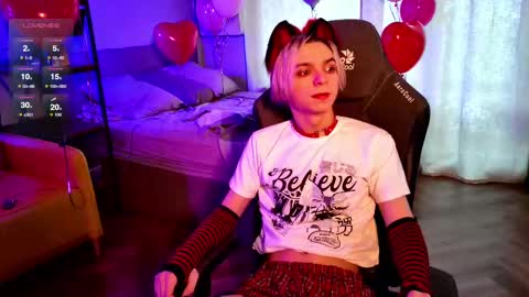 Snapshot of leon_yuugen chatting on February 14, 8:10 am Leon online show from February 14, 8:10 am