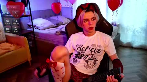 Snapshot of leon_yuugen chatting on February 15, 8:11 am Leon online show from February 15, 8:11 am