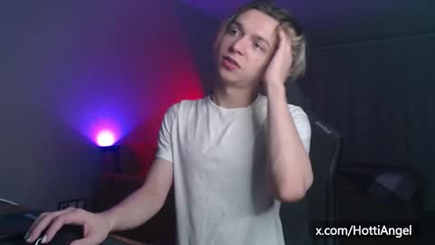 Snapshot of leon_yuugen chatting on September 19, 3:34 pm Leon online show from September 19, 3:34 pm