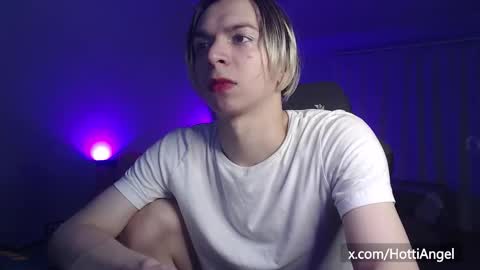 Snapshot of leon_yuugen chatting on September 23, 4:10 pm Leon online show from September 23, 4:10 pm