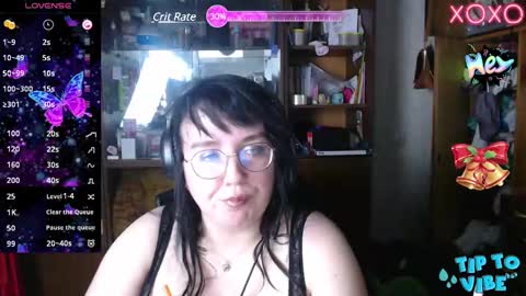 Snapshot of leona_harrison chatting on December 2, 7:49 pm Leona Harrison online show from December 2, 7:49 pm