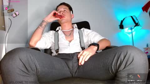 iam leonal online show from December 3, 10:18 pm