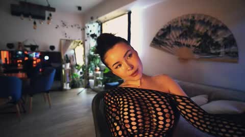 Leo online show from March 12, 4:40 am