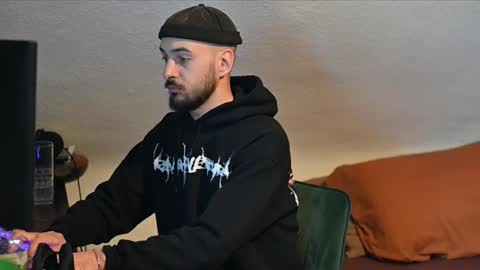 Snapshot of leonardo_grande chatting on January 14, 12:00 pm Leonardo online show from January 14, 12:00 pm