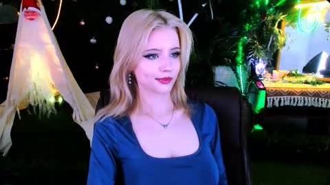 leonastone online show from December 18, 6:03 pm