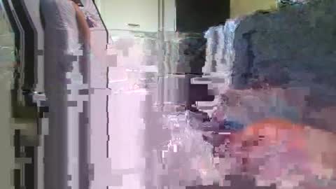 Snapshot of leone44 chatting on April 23, 11:53 am angel e sonia online show from April 23, 11:53 am