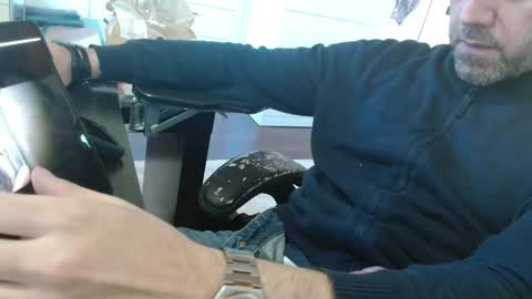 Snapshot of leone44 chatting on April 24, 8:28 am angel e sonia online show from April 24, 8:28 am