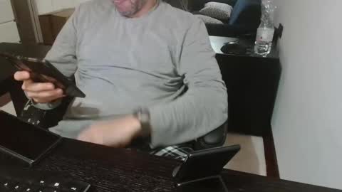 Snapshot of leone44 chatting on May 6, 8:03 pm angel e sonia online show from May 6, 8:03 pm