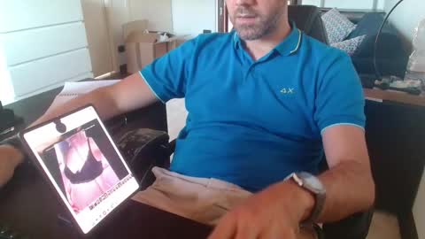 Snapshot of leone44 chatting on May 28, 9:50 am angel e sonia online show from May 28, 9:50 am