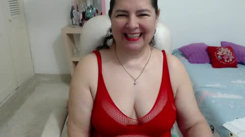 leonela   online show from April 1, 1:17 am