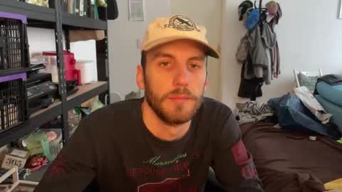 Leon online show from November 20, 9:42 am