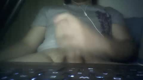 Snapshot of leoonel_95 chatting on April 3, 3:48 am leoonel_95 online show from April 3, 3:48 am
