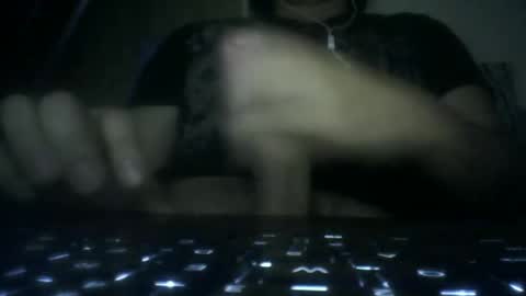 Snapshot of leoonel_95 chatting on April 20, 4:15 am leoonel_95 online show from April 20, 4:15 am