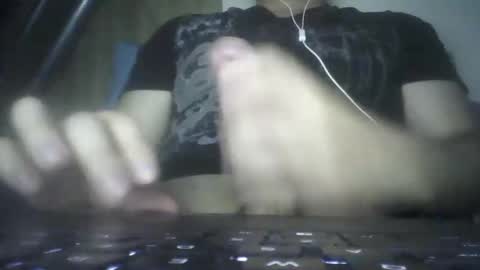 Snapshot of leoonel_95 chatting on May 12, 5:04 am leoonel_95 online show from May 12, 5:04 am