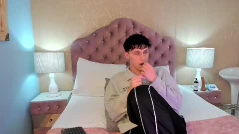 Snapshot of lephystar chatting on June 19, 12:48 am LephyStar online show from June 19, 12:48 am
