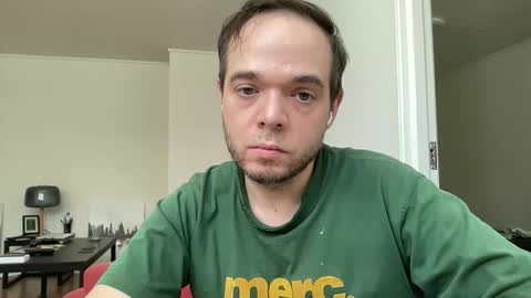 Snapshot of leroidesaulnes chatting on April 4, 12:46 pm leroidesaulnes online show from April 4, 12:46 pm