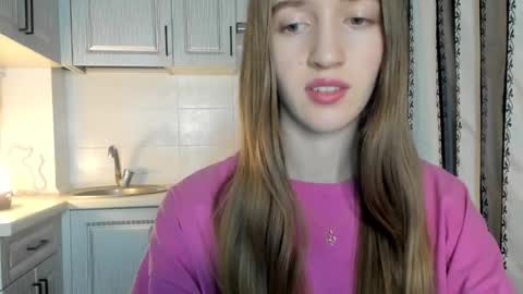  LESLIE   online show from November 21, 6:28 pm