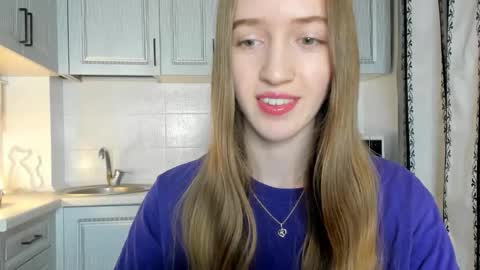  LESLIE   online show from November 22, 1:43 pm