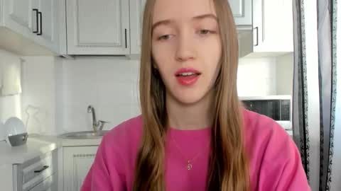  LESLIE   online show from November 23, 8:03 am