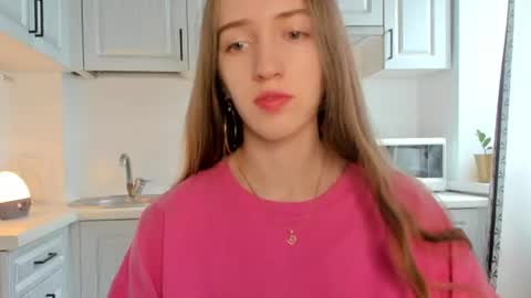  LESLIE   online show from July 3, 12:11 pm
