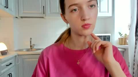  LESLIE   online show from July 14, 2:12 pm