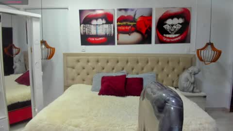 Snapshot of leslieanddrako chatting on June 7, 6:00 pm L E S L E Y AND D R A K O online show from June 7, 6:00 pm