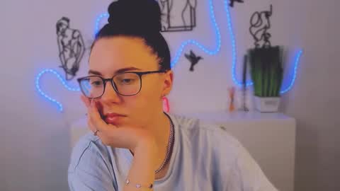 lesly_chilli online show from February 7, 8:18 am