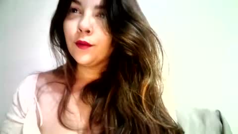 Snapshot of leslymoon90 chatting on August 6, 2:52 pm Lesly moon online show from August 6, 2:52 pm