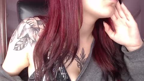 Less  online show from December 21, 4:03 pm