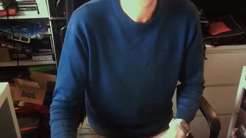 Snapshot of lestat_82 chatting on November 3, 3:35 pm Vampiro Diurno online show from November 3, 3:35 pm