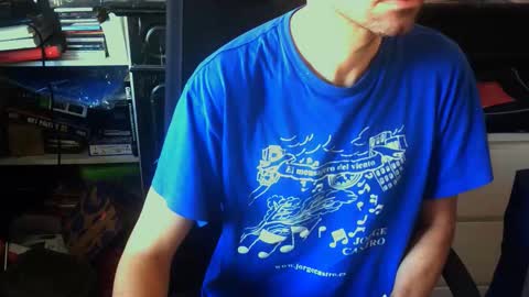 Snapshot of lestat_82 chatting on November 7, 10:26 am Vampiro Diurno online show from November 7, 10:26 am