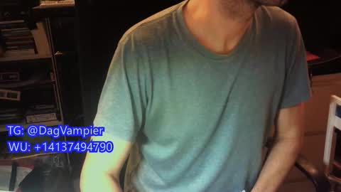 Snapshot of lestat_82 chatting on February 5, 8:13 pm Vampiro Diurno online show from February 5, 8:13 pm