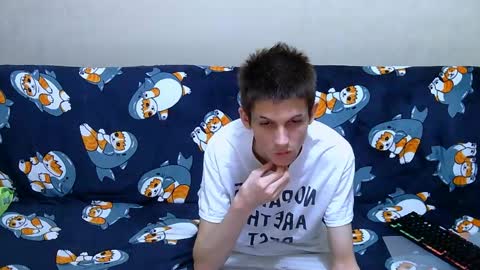 Snapshot of lester_broo chatting on June 4, 8:59 pm lester_broo online show from June 4, 8:59 pm
