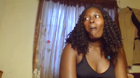 Snapshot of letecia557422 chatting on February 22, 6:28 am Letecia557422 online show from February 22, 6:28 am