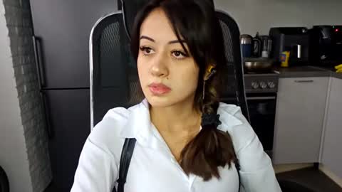 Emily online show from June 26, 11:25 am