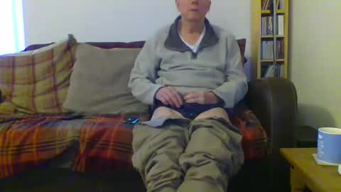 Snapshot of letmestrip chatting on December 6, 1:55 pm paul online show from December 6, 1:55 pm