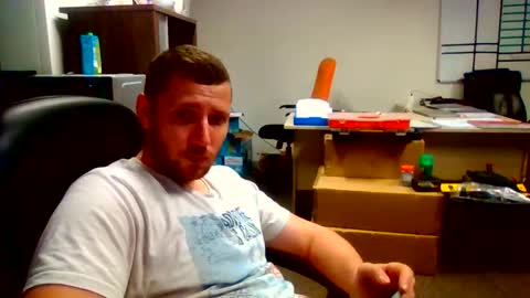 Snapshot of letsbeadventurous chatting on December 17, 11:49 pm The Silent type online show from December 17, 11:49 pm