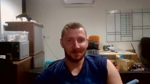 Snapshot of letsbeadventurous chatting on February 14, 12:19 am The Silent type online show from February 14, 12:19 am