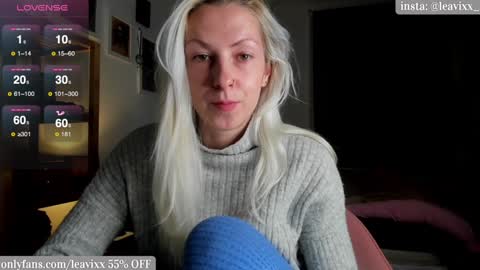 Snapshot of leusee chatting on December 22, 6:04 pm LeaVixx online show from December 22, 6:04 pm