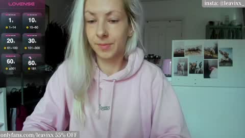 Snapshot of leusee chatting on December 23, 8:33 am LeaVixx online show from December 23, 8:33 am