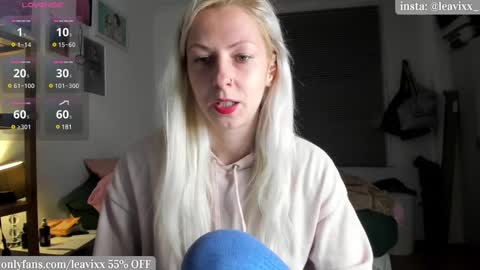 Snapshot of leusee chatting on March 3, 6:55 pm LeaVixx online show from March 3, 6:55 pm