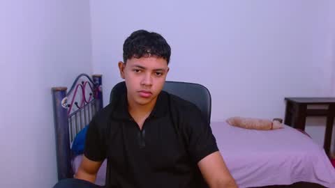 Snapshot of levii_7 chatting on October 2, 9:22 pm 0600AM-1200PM - online show from October 2, 9:22 pm