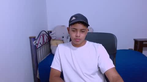 Snapshot of levii_7 chatting on October 15, 10:10 pm 0600AM-1200PM - online show from October 15, 10:10 pm