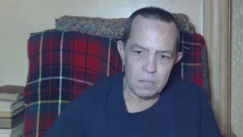 Snapshot of levon48 chatting on December 7, 1:03 am levon48 online show from December 7, 1:03 am