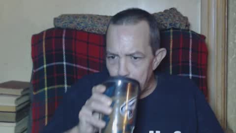 Snapshot of levon48 chatting on December 8, 1:24 am levon48 online show from December 8, 1:24 am