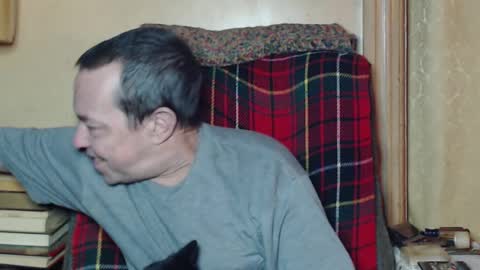 Snapshot of levon48 chatting on January 12, 1:11 am levon48 online show from January 12, 1:11 am