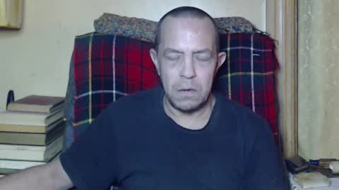 Snapshot of levon48 chatting on February 5, 1:15 am levon48 online show from February 5, 1:15 am